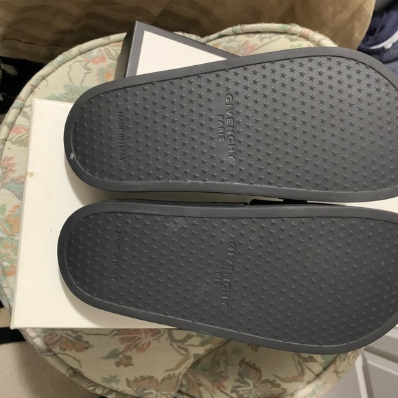 Givenchy black pool slides size 5 - Picture 2 of 4